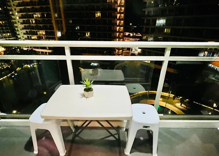 Scr Summer Vibe Netflix Balcony Apartamento